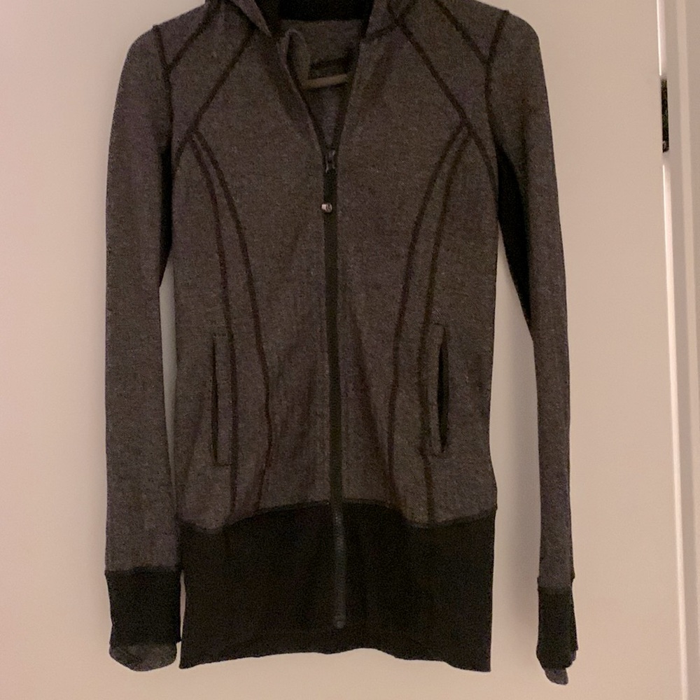 Lululemon hooded jacket. Size is either 6 or 8 (tag removed)